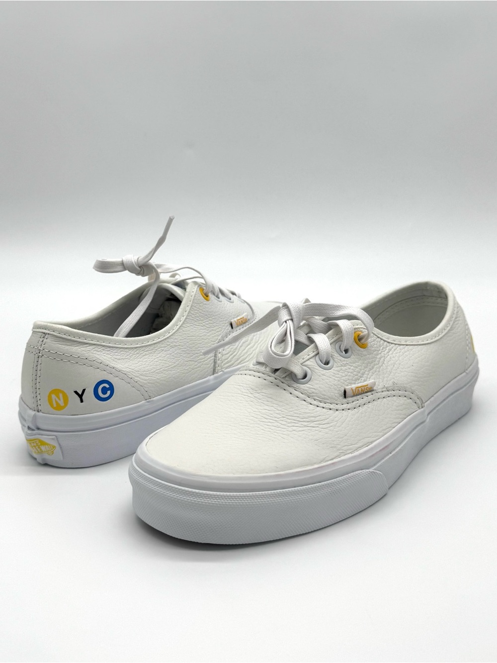Women's Classic Authentic Vans - White/NYC